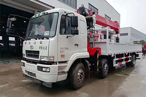 專業(yè)、可靠、效率高 華菱星馬隨車吊的優(yōu)勢(shì)你不能不知道