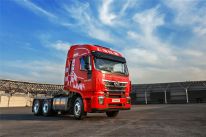 “歐氣”十足 氣場(chǎng)全開(kāi) 紅巖杰獅2020 AMT牽引車(chē)就是這么