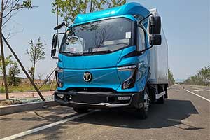 安全效能卡車飛碟汽車W系列下線