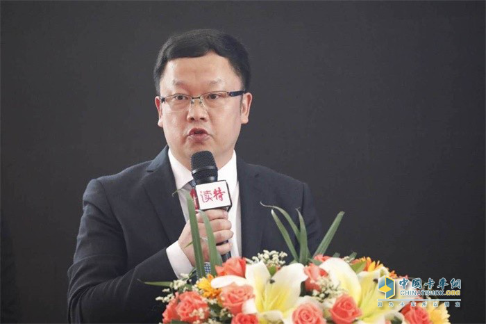 慶鈴集團(tuán)公司總經(jīng)理 慶鈴股份公司董事長 羅宇光