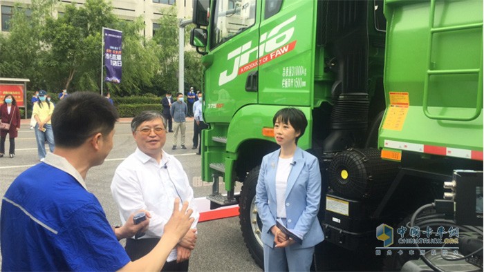 JH6 8×4渣土自卸車(chē)