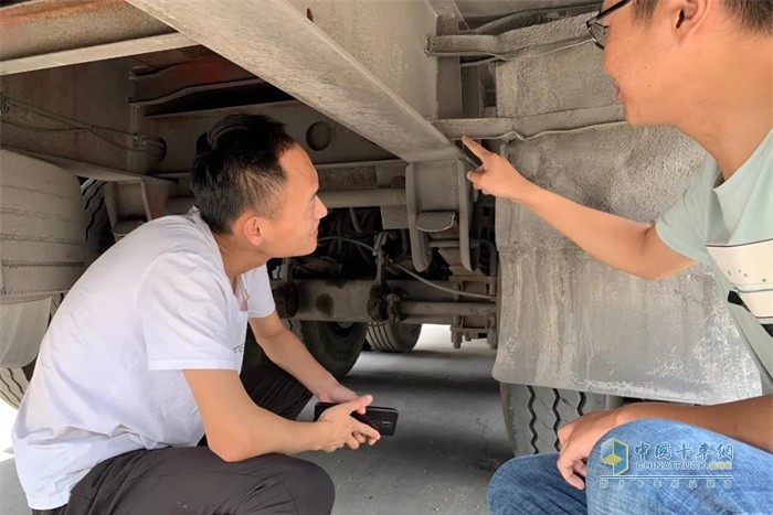 灰熊團(tuán)隊市場走訪中