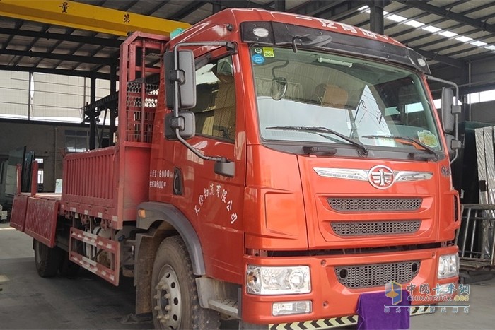 一汽解放青汽龍V載貨定義車動(dòng)力強(qiáng)勁