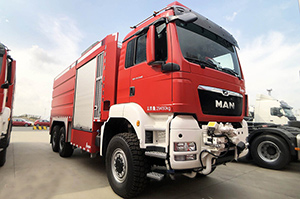 上裝齊格勒 底盤540馬力曼恩TGS 6X6 這款機(jī)場消防車夠搶眼！