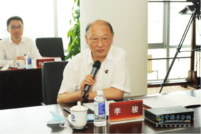 　(李駿現(xiàn)場發(fā)言)