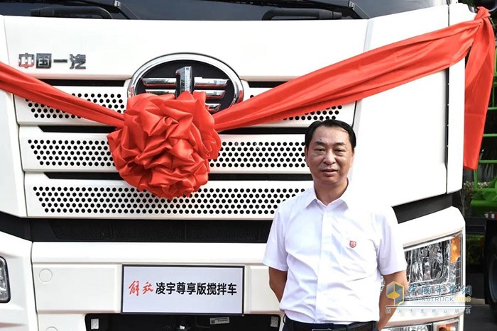 一汽解放汽車(chē)銷(xiāo)售有限公司副總經(jīng)理霍明 