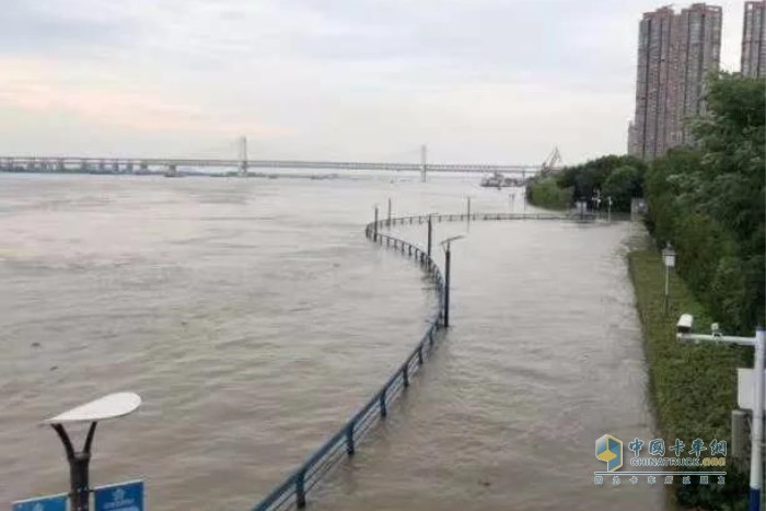 皖南地區(qū)持續(xù)遭受大暴雨、特大暴雨襲擊