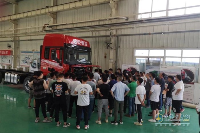 各學員激情飽滿，互相學習，努力鉆研，不斷提升自身素養(yǎng)