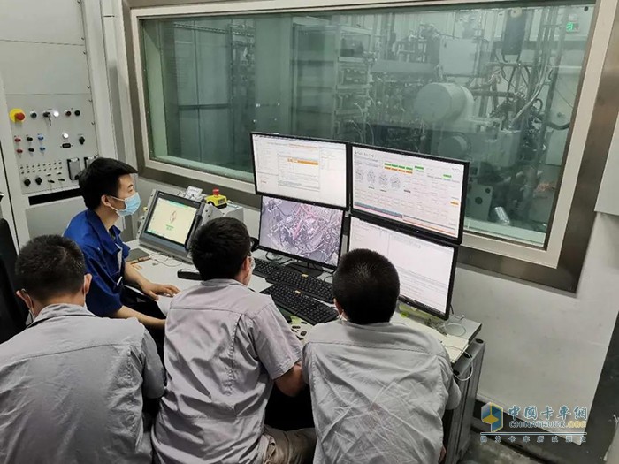 團隊拼搏 助力首批歐康PDV4國六發(fā)動機小批量下線