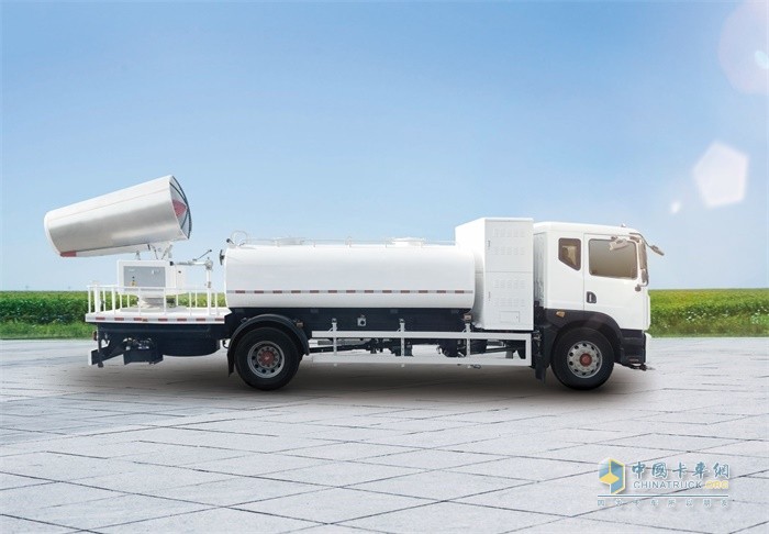 銀隆多功能抑塵車(chē)側(cè)面展示