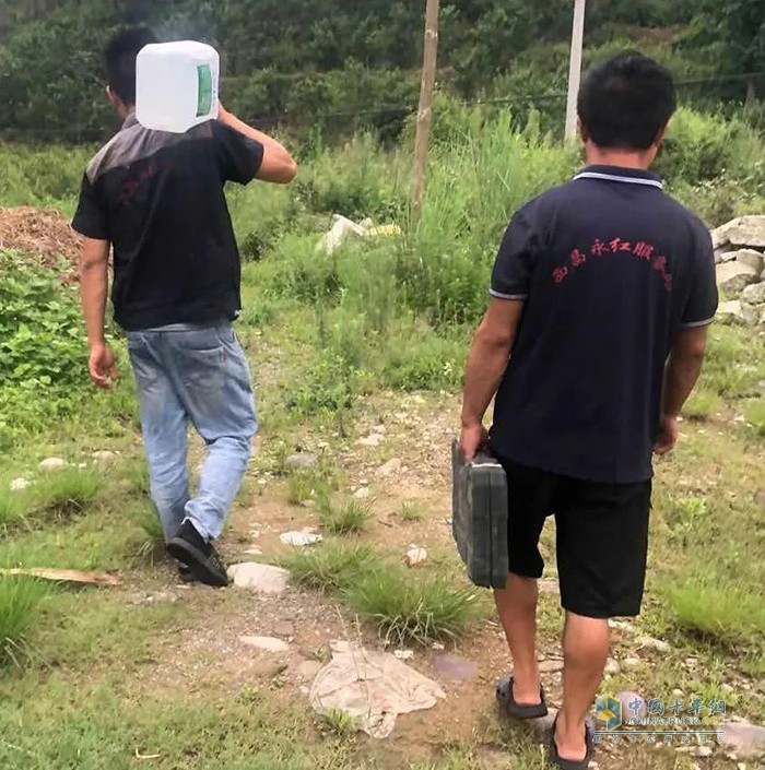 ?針對(duì)受災(zāi)用戶，服務(wù)站為其免費(fèi)上門(mén)維修