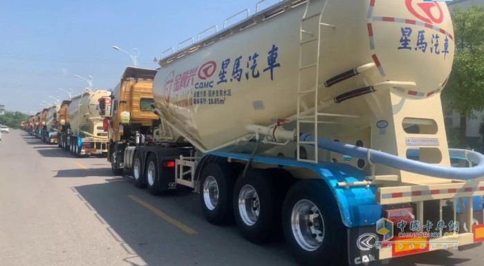華菱星馬半掛散裝水泥車的牽引車和半掛都是華菱星馬自主開(kāi)發(fā)