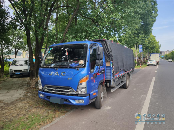 于海東邂逅康鈴J5，運(yùn)輸路上遇到“好兄弟”