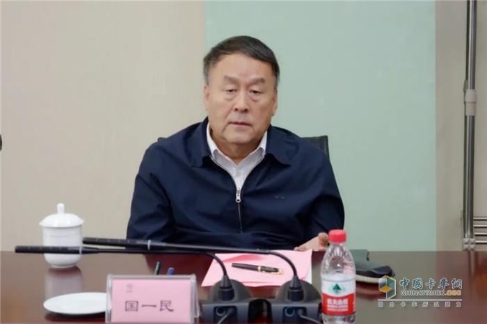 中國工業(yè)經(jīng)濟(jì)聯(lián)合會考察組組長、國有重點(diǎn)大型企業(yè)監(jiān)事會原主席國一民