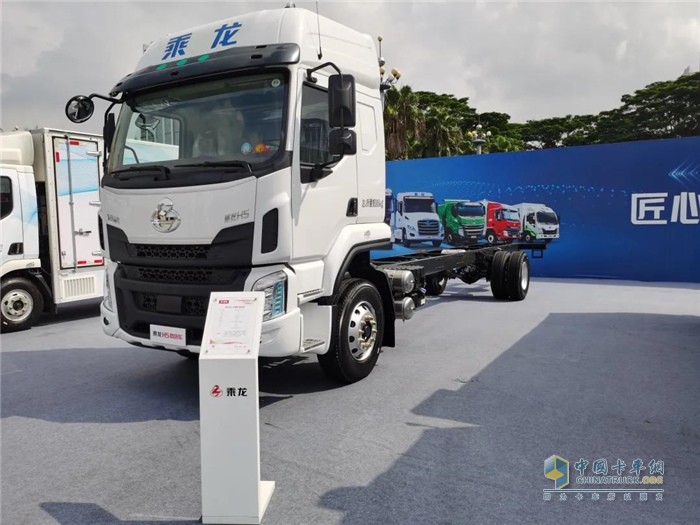 明星產(chǎn)品2--乘龍H5大單橋載貨車(chē)