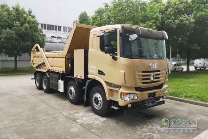 聯(lián)合卡車8X4純電動自卸車