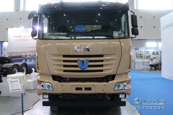 聯(lián)合卡車8×4純電動自卸車