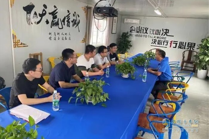 陜汽銷售服務團隊全面開啟港口牽引車市場的服務走訪工作