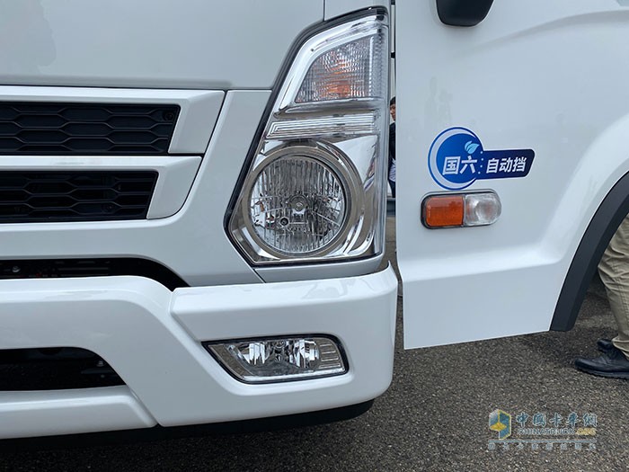 現(xiàn)代商用車盛圖自動(dòng)擋輕卡匹配國(guó)六發(fā)動(dòng)機(jī)