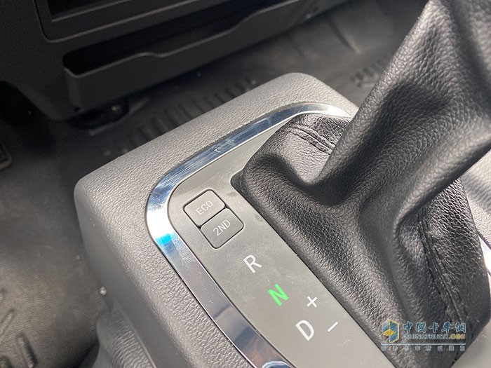 現(xiàn)代商用車盛圖自動(dòng)擋輕卡檔位