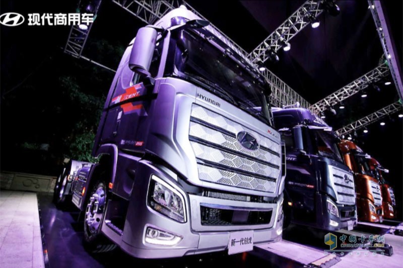 新一代創(chuàng)虎國六系列與LNG牽引車齊發(fā)   現代商用車重拳“出擊”