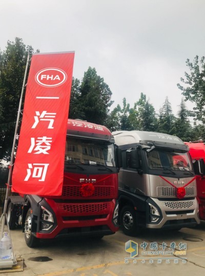 活動(dòng)現(xiàn)場(chǎng)展車(chē)