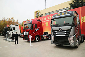 開(kāi)卡車(chē)比轎車(chē)還舒服？不信試試這輛自動(dòng)擋重卡