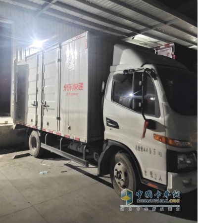 駿鈴車子底盤好，穩(wěn)定扎實(shí)