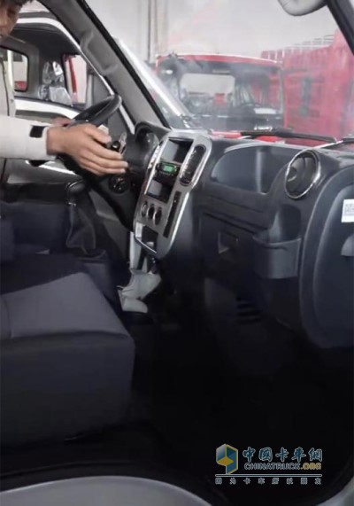 東風途逸轎車級內(nèi)飾