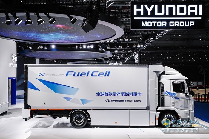 氫燃料電池重卡“XCIENT Fuel Cell”亮相進(jìn)博會
