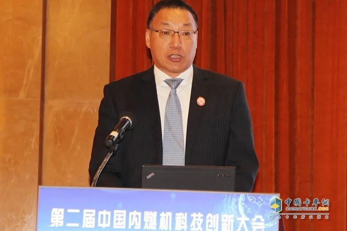 中國(guó)內(nèi)燃機(jī)工業(yè)協(xié)會(huì)副會(huì)長(zhǎng)、一汽解放總經(jīng)理助理、發(fā)動(dòng)機(jī)事業(yè)部黨委書記、總經(jīng)理錢恒榮