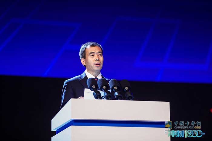 北汽集團(tuán)總經(jīng)理、福田汽車董事長張夕勇發(fā)表題為《福田汽車集團(tuán)“十四五”戰(zhàn)略規(guī)劃發(fā)布 打造商用車第一品牌 實現(xiàn)有價值的競爭性增長》的重要講話