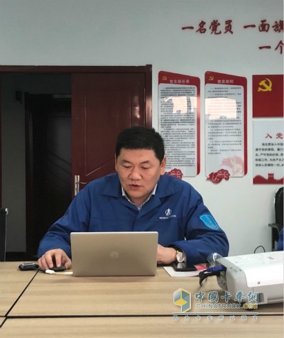北奔重汽新能源事業(yè)部常務副總經(jīng)理其爾曼接受卡車網(wǎng)記者專訪