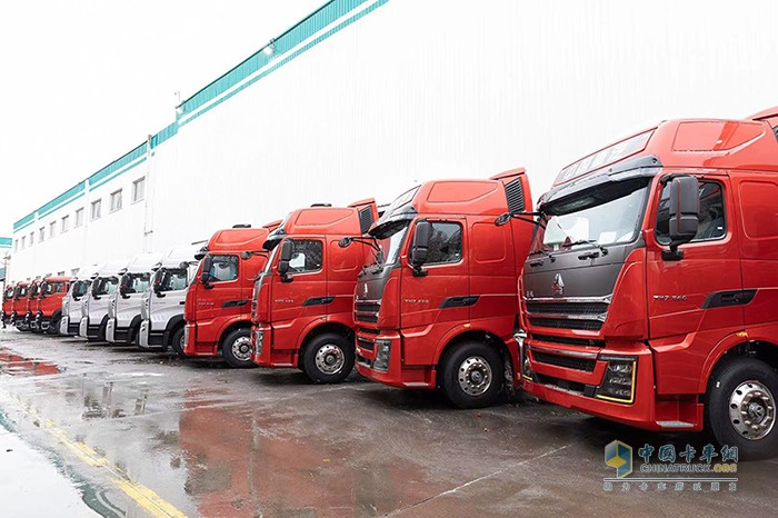 中國(guó)重汽集團(tuán)年產(chǎn)銷商用車突破50萬(wàn)輛