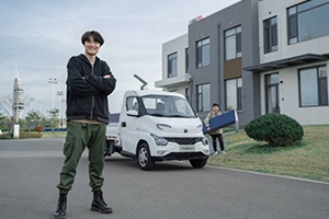 潮人配潮卡，跟著飛碟卡車(chē)司機(jī)玩轉(zhuǎn)城市潮流