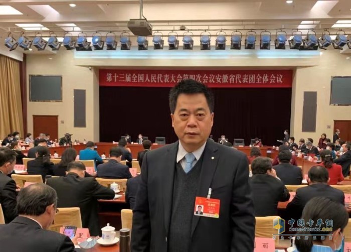 全國人大代表 ，漢馬科技集團(tuán)股份有限公司黨委書記、總經(jīng)理 劉漢如參與十三屆全國人大四次會議