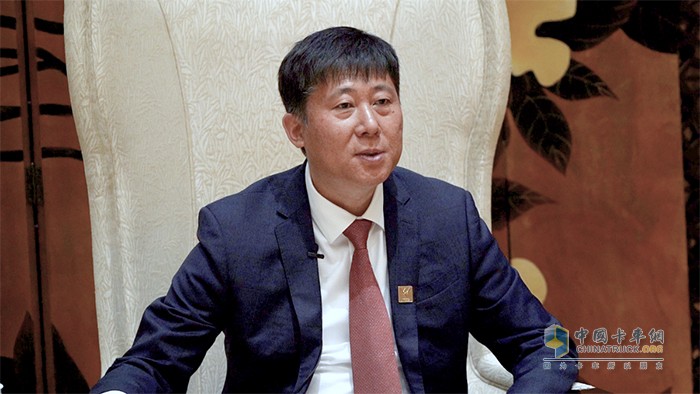 一汽解放銷售公司副總經(jīng)理、西部營銷部部長李玉峰接受卡車網(wǎng)采訪
