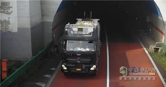 載貨車 ?；愤\(yùn)輸
