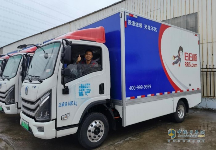 E200新能源輕卡與日日順物流實(shí)現(xiàn)資源共享和戰(zhàn)略共贏