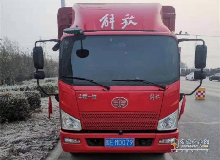 李堯李師傅為解放J6F輕卡點贊