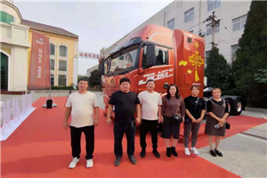 “玩車(chē)達(dá)人”王洪山  入駐解放青汽夢(mèng)想合伙人名人堂