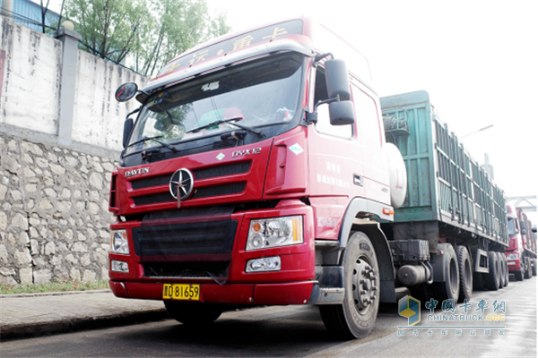 大運重卡  燃氣  牽引車