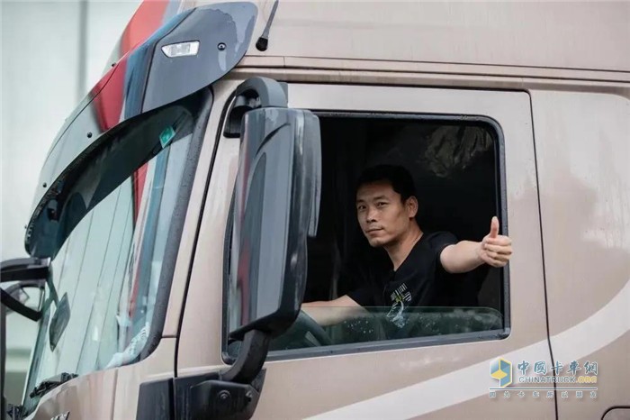 東風商用車  天龍KL  牽引車