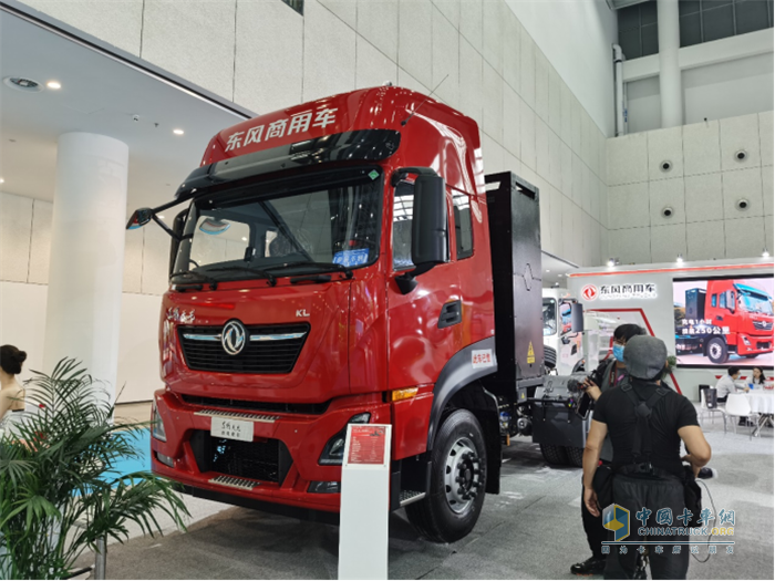 東風(fēng)商用車  純電動(dòng)、燃料電池牽引車