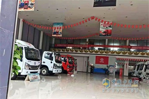 東風(fēng)多利卡  載貨車(chē)