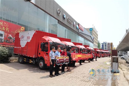 東風(fēng)多利卡  載貨車(chē)