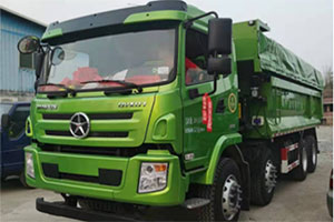 大運(yùn)重卡自卸車(chē)為城市建設(shè)增添一抹綠