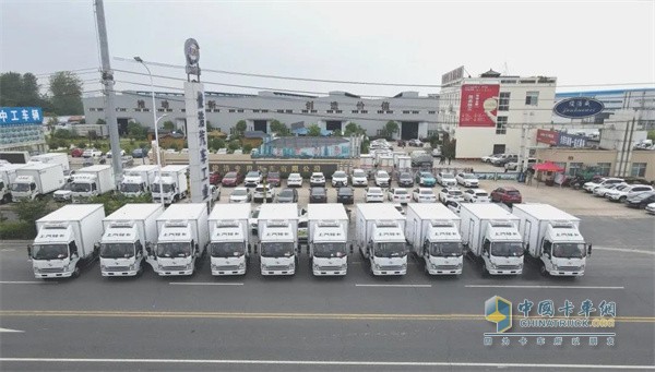 上汽輕卡  載貨車
