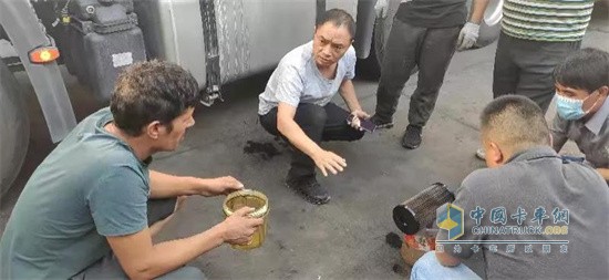 東風康明斯  高效服務(wù)