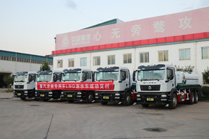 持續(xù)為國家“雙碳目標貢獻力量  中國重汽“綠葉”LNG灑水車批量交付山西晉中